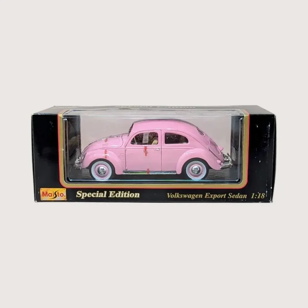 Maisto 1/18 1951 Volkswagen Beetle Export Sedan Special Edition Pink